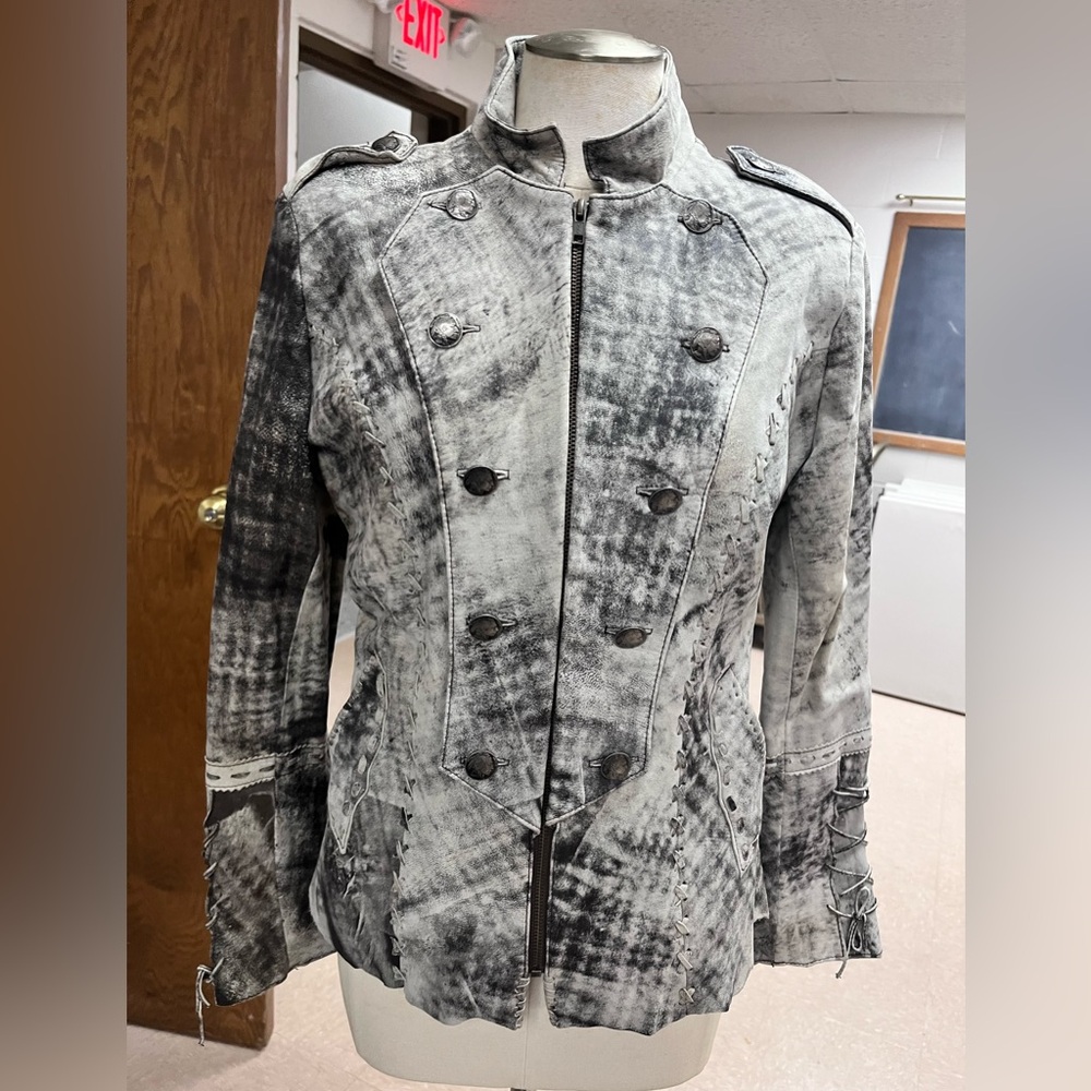 Tribe Distressed Gray Leather